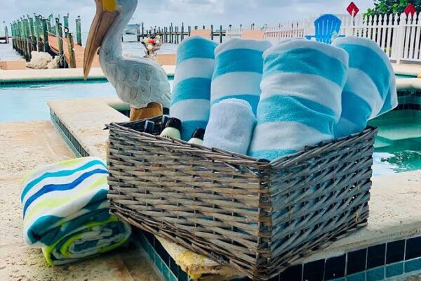 The Ultimate Guide to Bulk Pool Towels: Quality, Selection, and Benefits